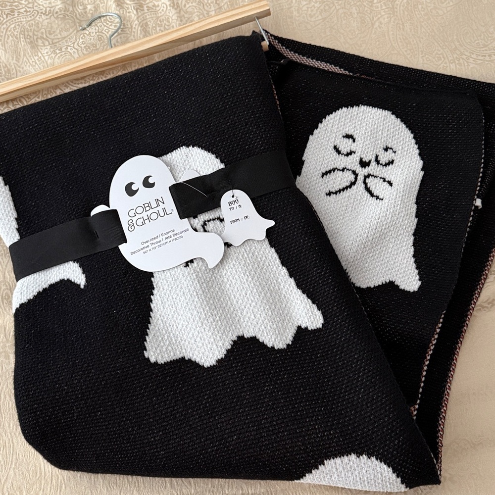 GOBLIN & GHOUL BLACK GHOST PUMPKIN JACK O LANTERN OVERSIZED HALLOWEEN THROW NWT